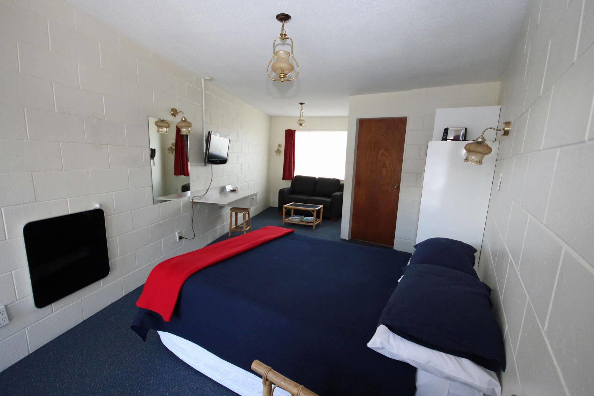 Midway Pacifica Motel